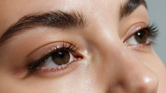 Transform Your Short Lashes: The Benefits of Heated Eyelash Curlers in 2025